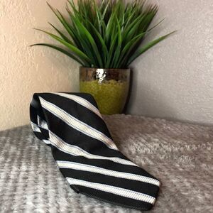 Preowned💫CREMIEUX 💫100%silk tie 